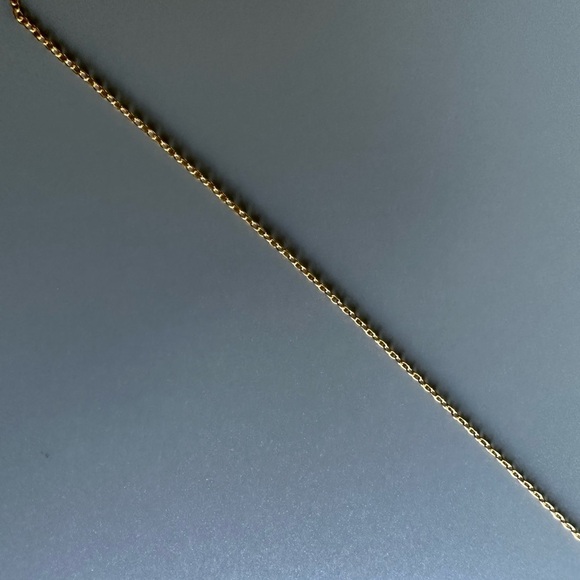 14k Gold Vermeil Dainty Bumble Bee Necklace - Picture 6 of 13